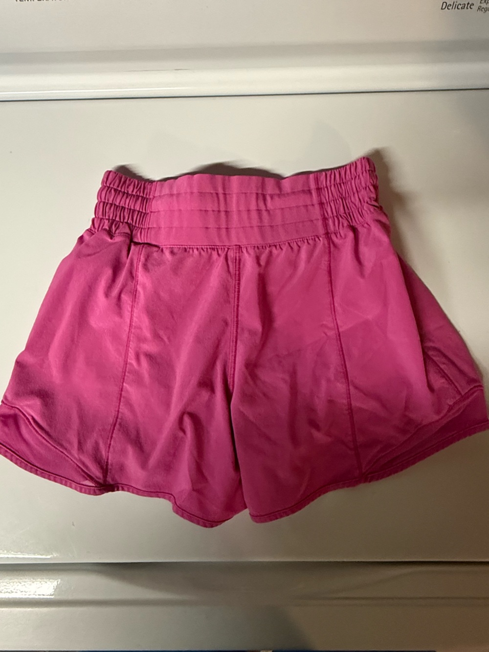 Lululemon Hotty Hot High-Rise Short Size 2 Pink Lined